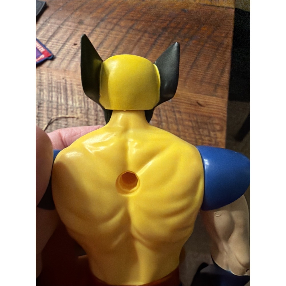 Wolverine Hasbro Marvel Hero Series X-Men 2021 10 " Action Figure - Picture 8 of 9